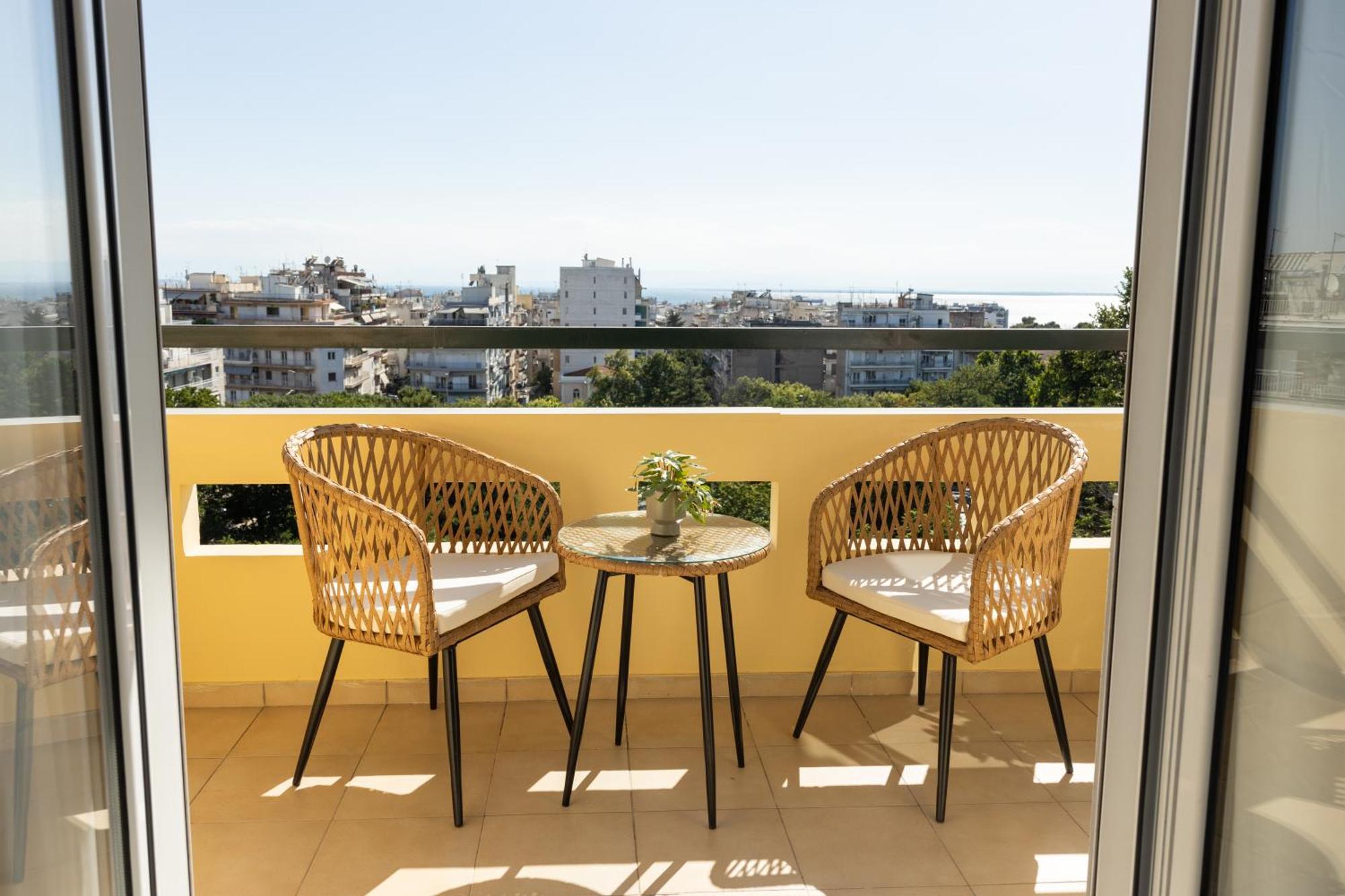 Urban Colors Apartments By Binobi! Салоники Экстерьер фото